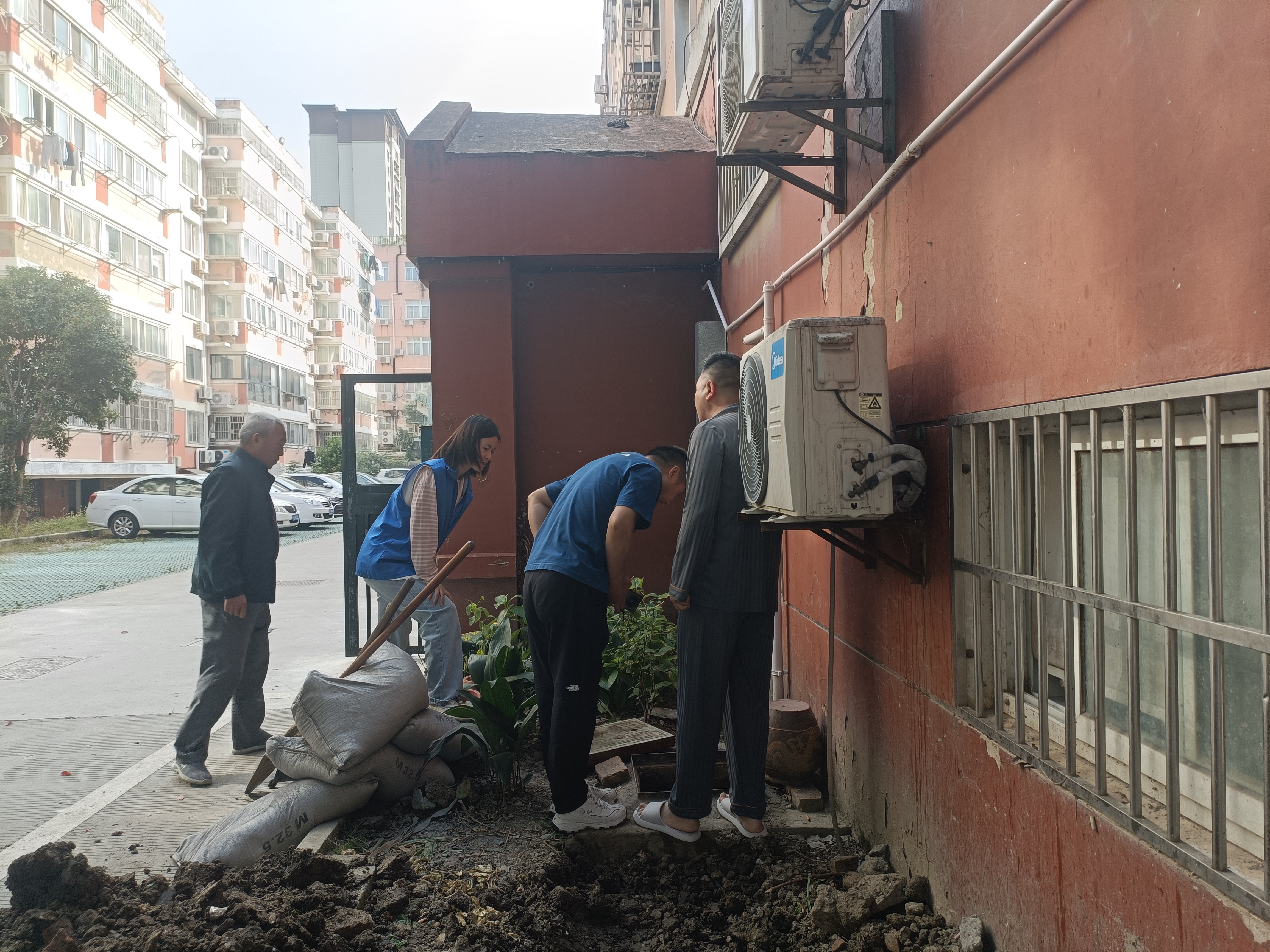 黄海街道南苑社区：网格当好“调解员” 疏通民生“堵心事”