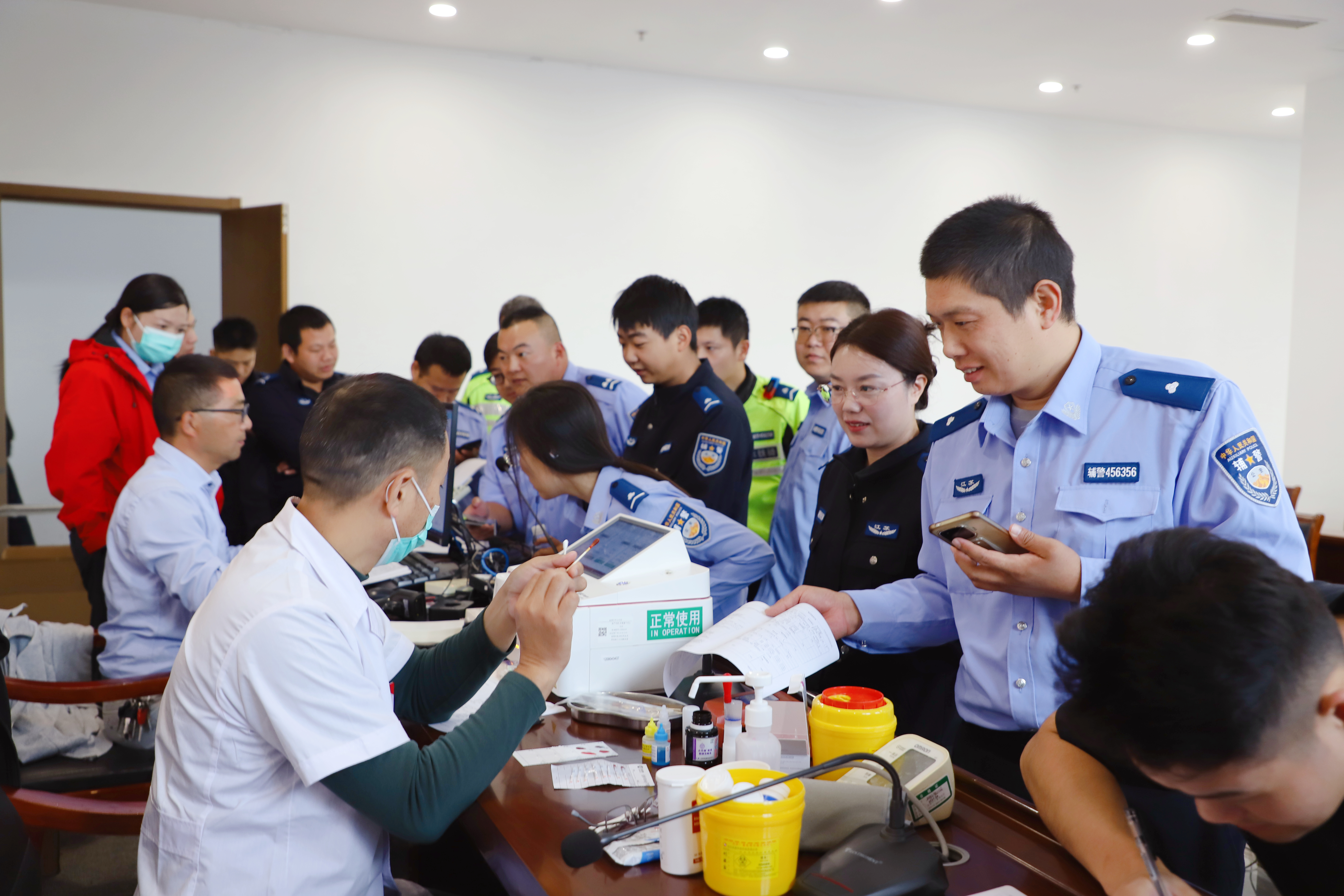 响水县红十字会组织开展集中无偿献血活动
