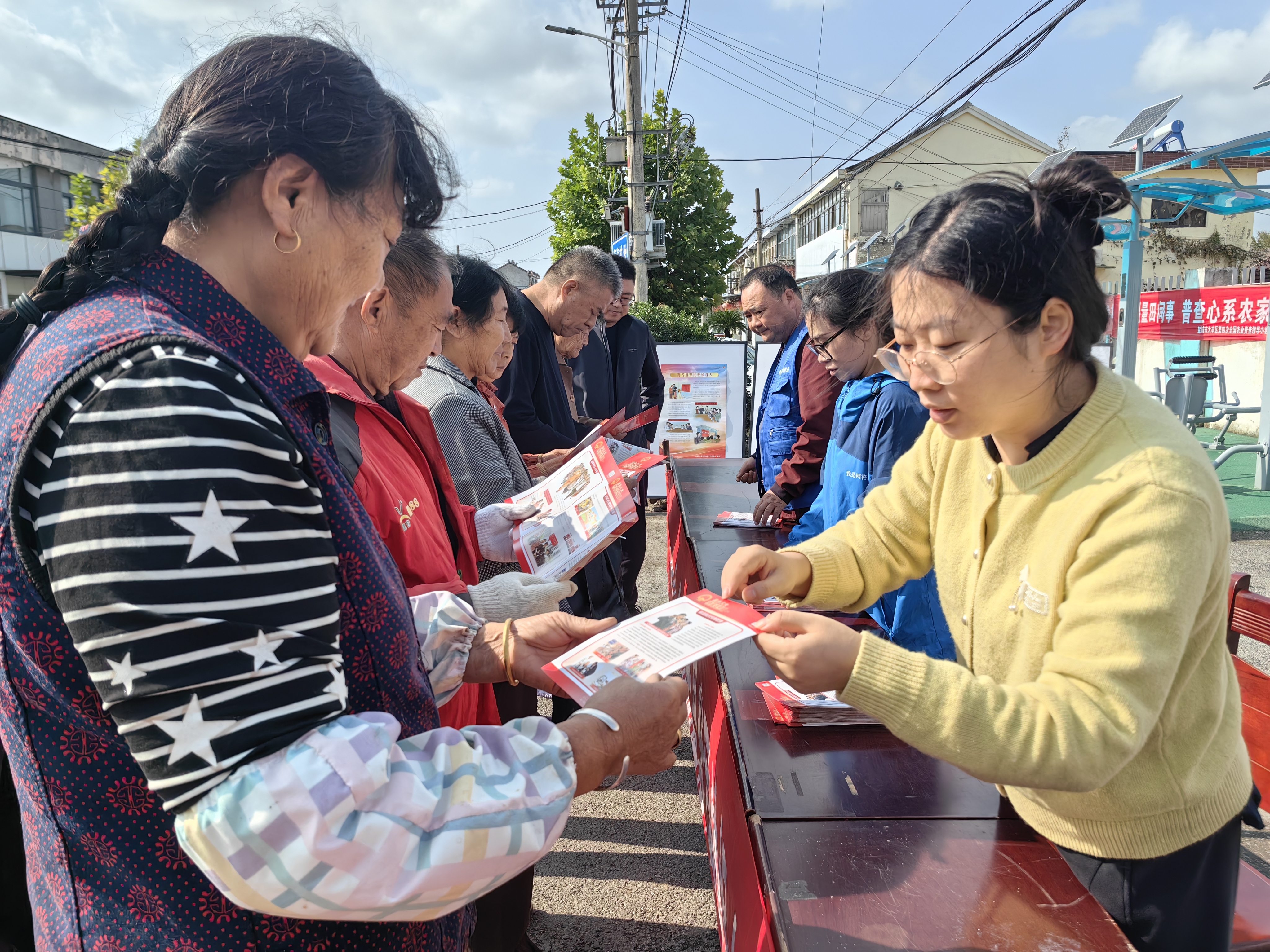 南阳镇多举措开展人大换届选举宣传