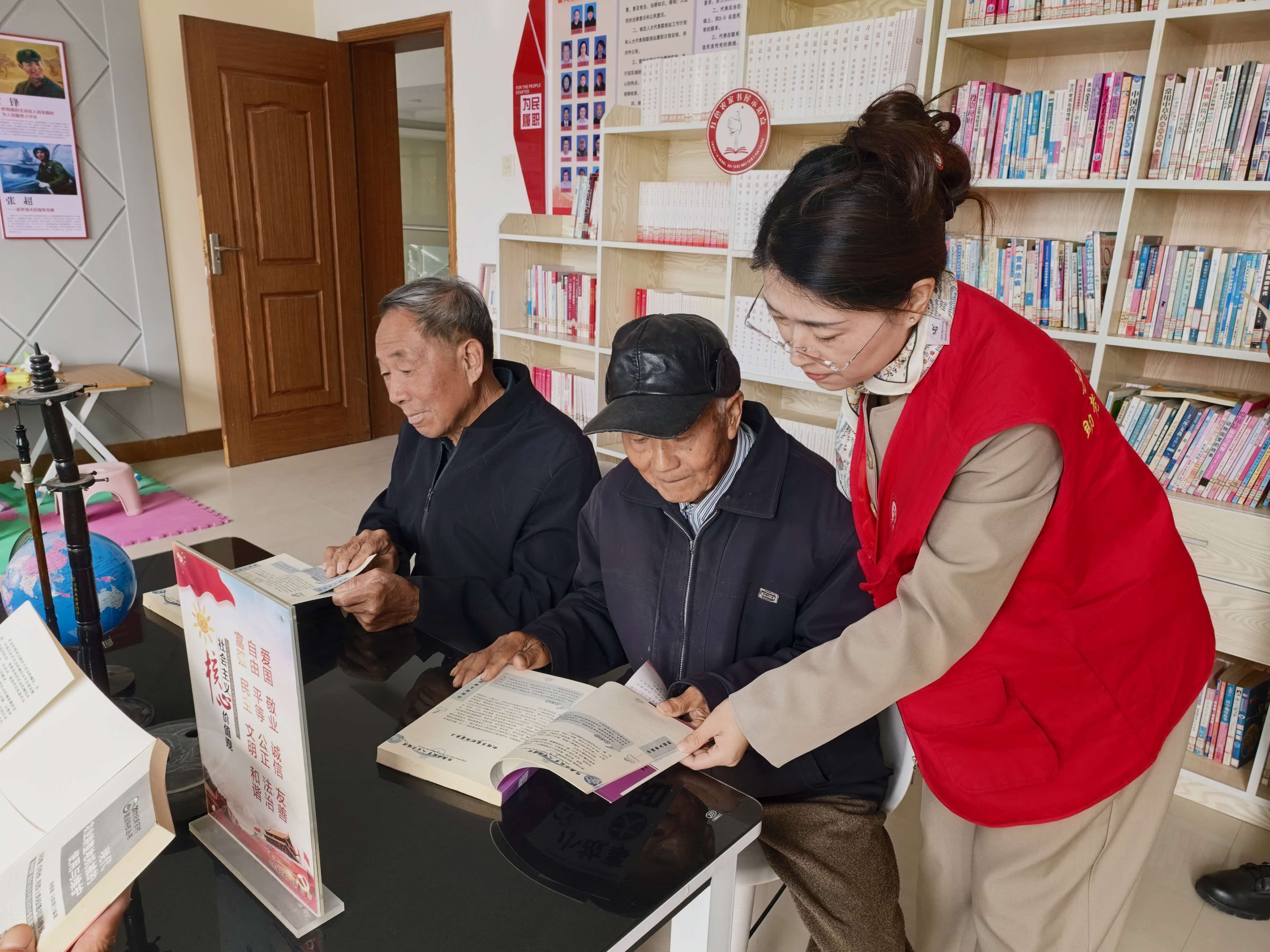 盐东镇东南村开展秋季全民阅读活动