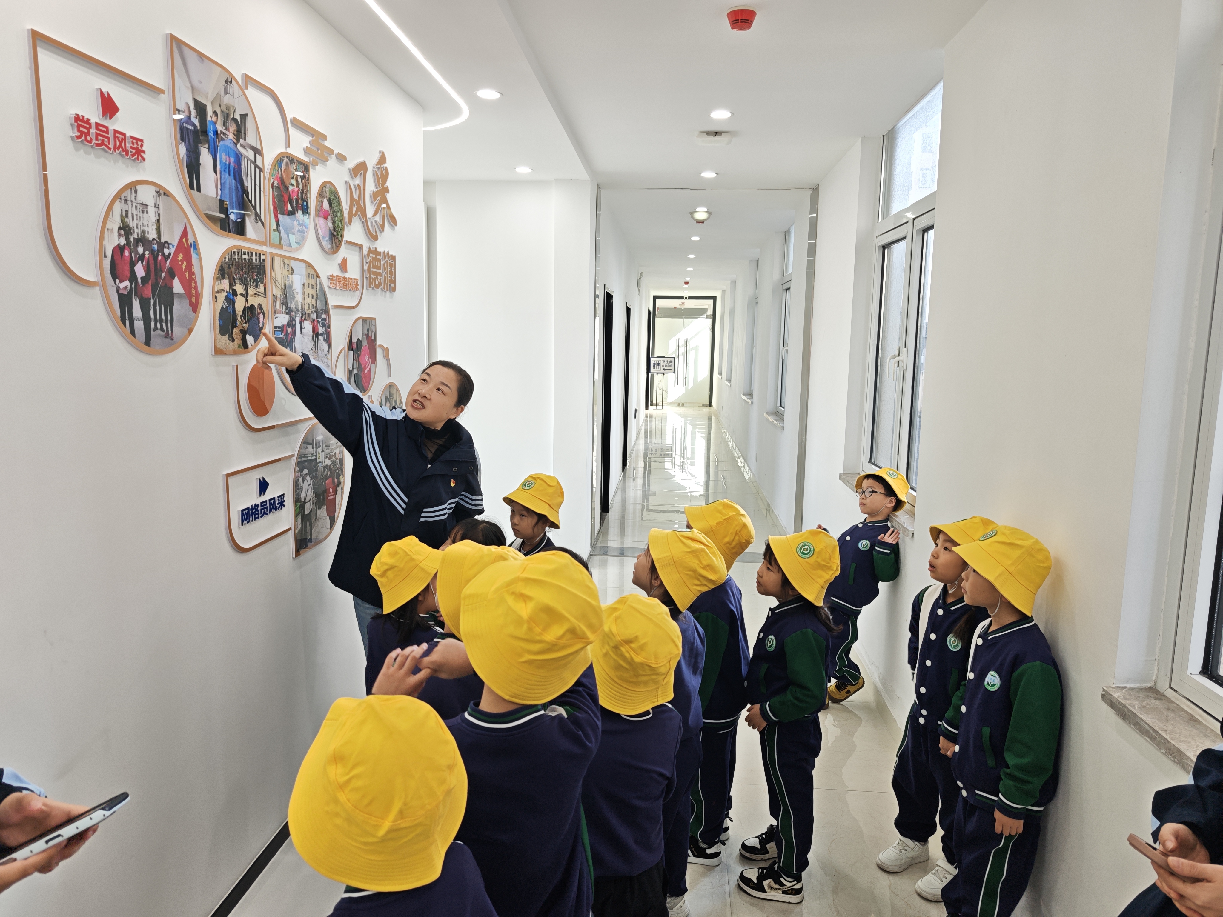 大中街道德润社区开展反诈安全宣传